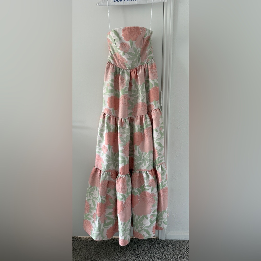Elliatt Strapless Floral Jacquard Pastel Dress